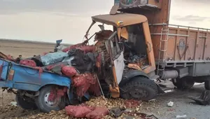 تصادف مرگبار نیسان و تریلی در جاده خمین